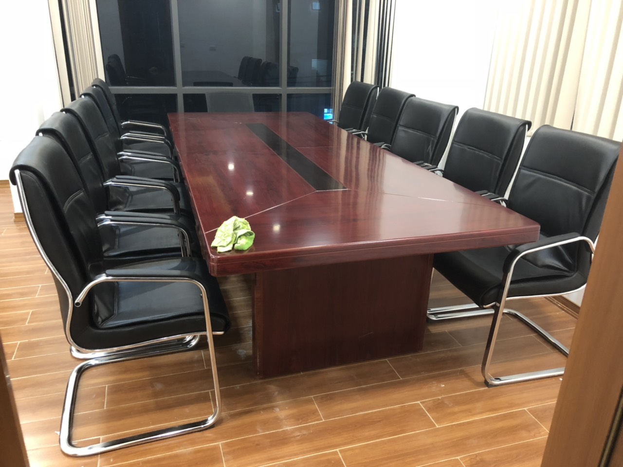 Văn phòng tại Hải Châu sử dụng ghế xoay thanh lý của thiên Phú Home